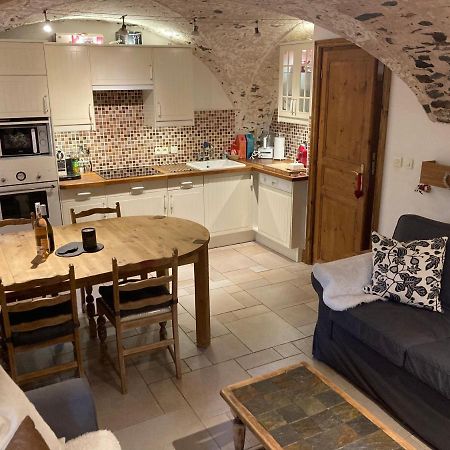 Two Bedroom Apartment La Voute, Chandon Near Meribel - Sleeps 4 Adults Or 2 Adults And 3 Children Les Allues Kültér fotó